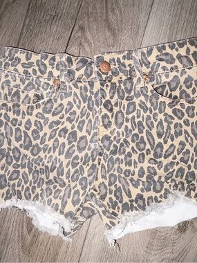 kidpik Leopard Print Shorts in Beige and Gray